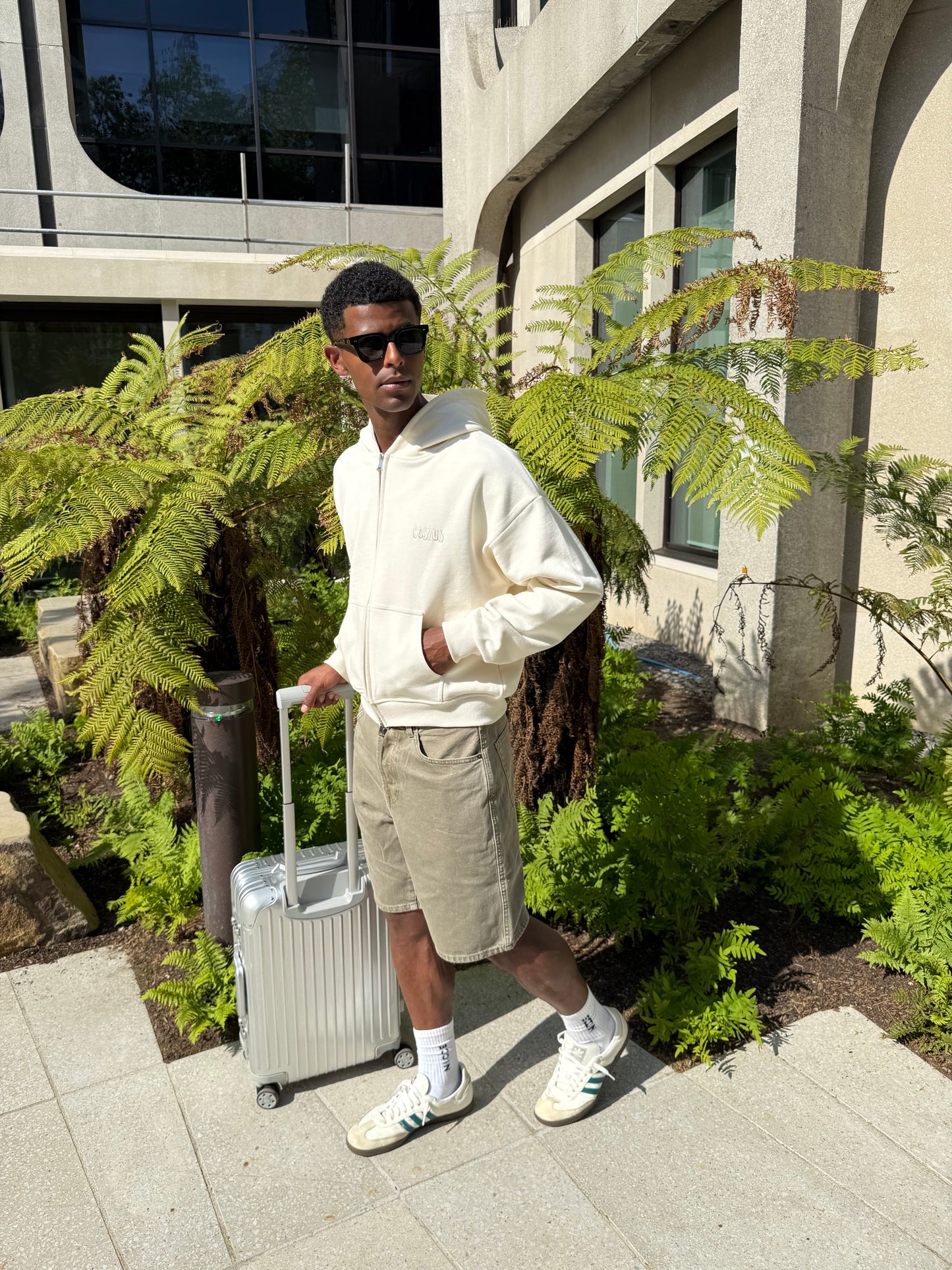 EMBROIDERED ZIP HOODIE